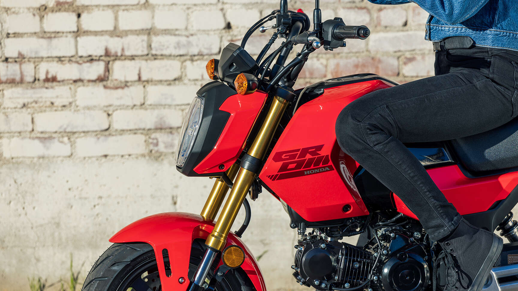 MSX125 Grom – első USD-villák