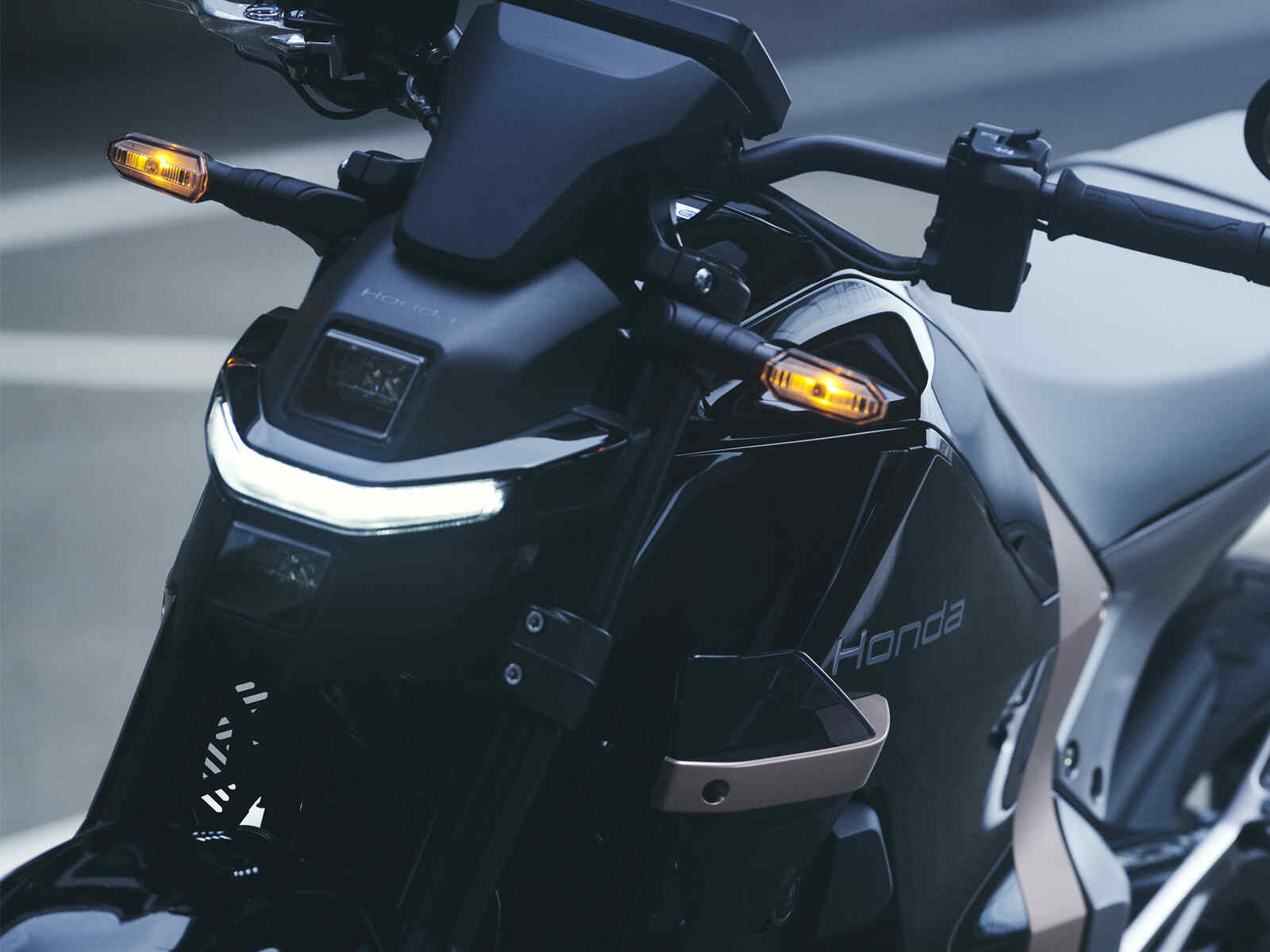 Innovatív LED-es fényszóró és elülső megjelenés