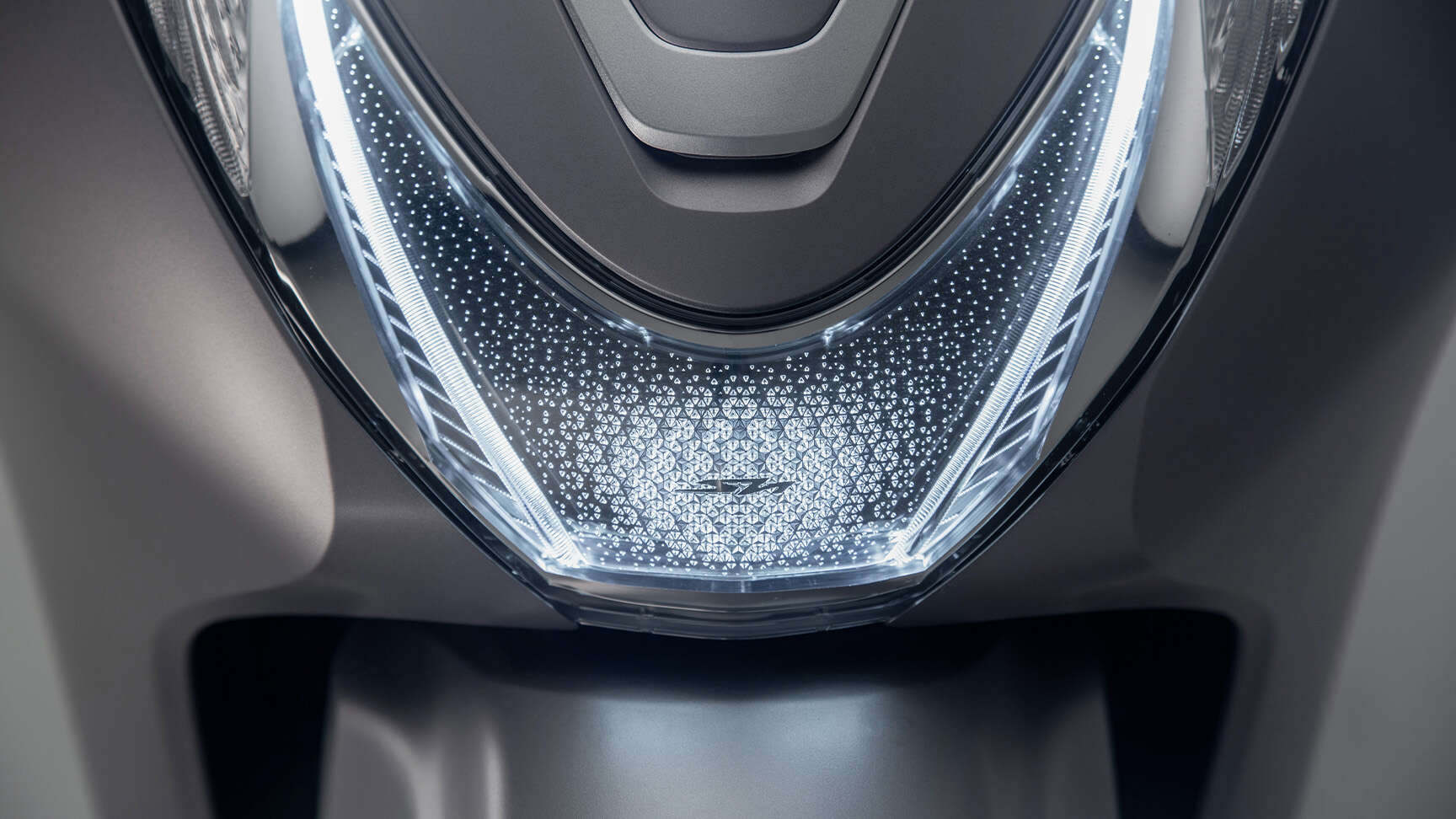 SH Mode 125 – közelkép az első fényszóróról